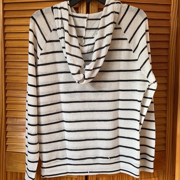 light weight draw string hoodie - Picture 6 of 6